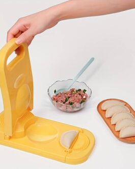 1pc Plastic Pastry Board For Creative Culinary Adventures, Versatile Dumpling Maker, Plastic Dough Roller With Flip-and-Fold Ease, Pastry Board For Easy Rolling And Sealing, For Noodles (random color)